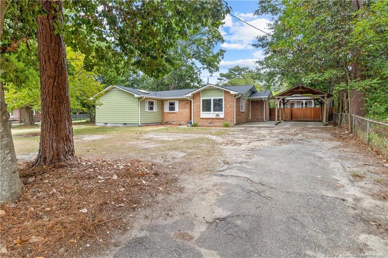 290 Lemont Dr, Fayetteville, NC 28303