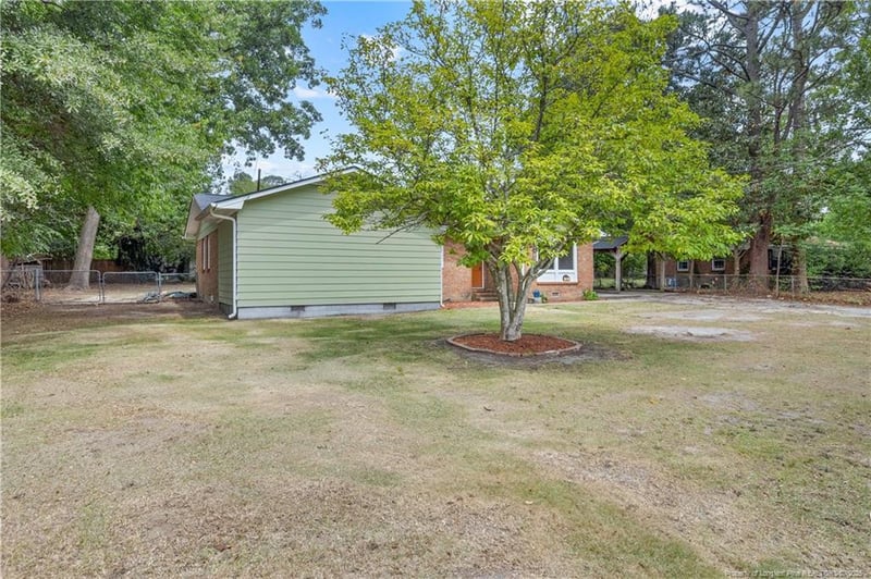 290 Lemont Dr, Fayetteville, NC 28303
