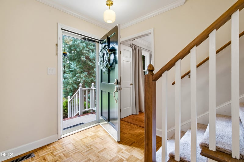 2901 Meadowview Ct, Apex, NC 27539
