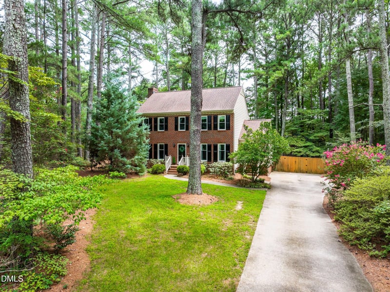 2901 Meadowview Ct, Apex, NC 27539