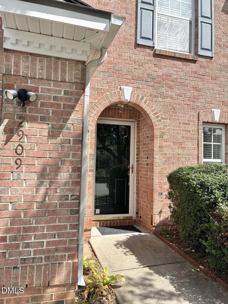 2909 Glade Aster Ct, Raleigh, NC 27604