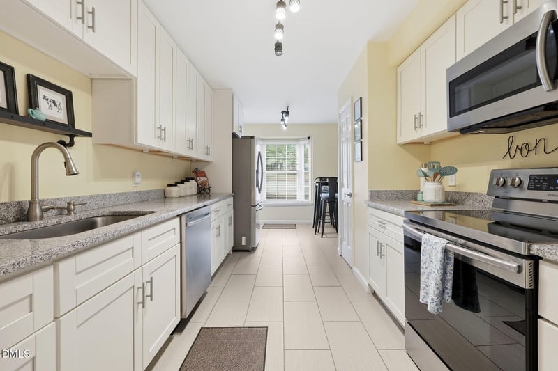 2912 Wycliff Rd, Raleigh, NC 27607