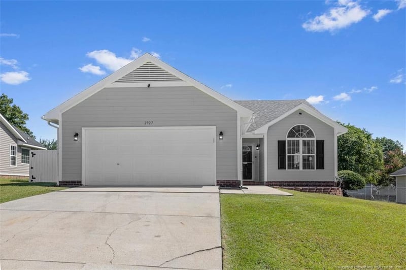 2927 Kingfisher Dr, Fayetteville, NC 28306