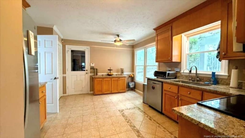 2932 Delaware Dr, Fayetteville, NC 28304