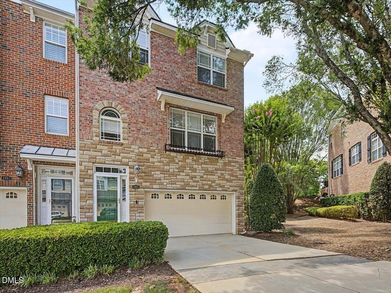 2949 Imperial Oaks Dr, Raleigh, NC 27614