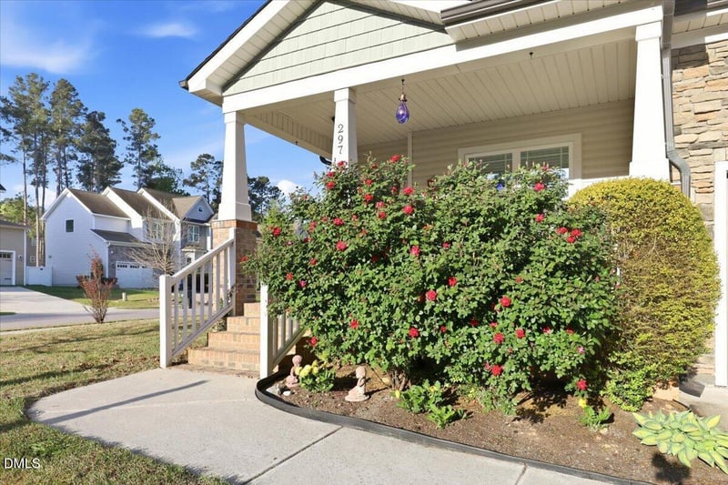 297 Hawkesburg Dr, Clayton, NC 27527
