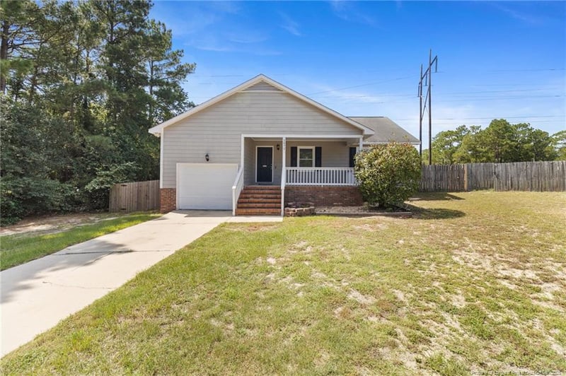 2972 Peacock St, Hope Mills, NC 28348