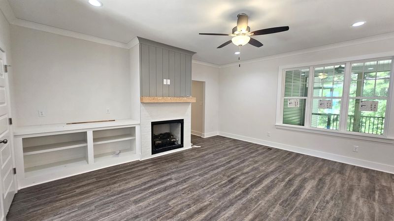 30 Satinwing Ct, Youngsville, NC 27596