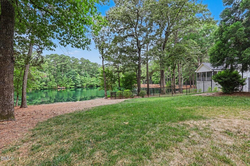 300 Cross Lake Dr, Fuquay Varina, NC 27526