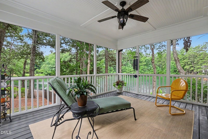 300 Cross Lake Dr, Fuquay Varina, NC 27526
