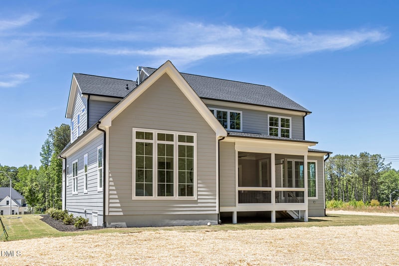300 Meadow Walk Dr, Fuquay Varina, NC 27526