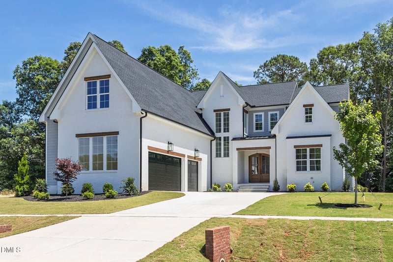 300 Meadow Walk Dr, Fuquay Varina, NC 27526