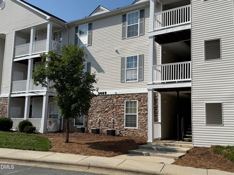 3009 Winston Dr #96, Burlington, NC 27215