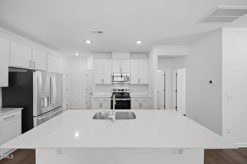 301 Beachcomber Dr, Lillington, NC 27546
