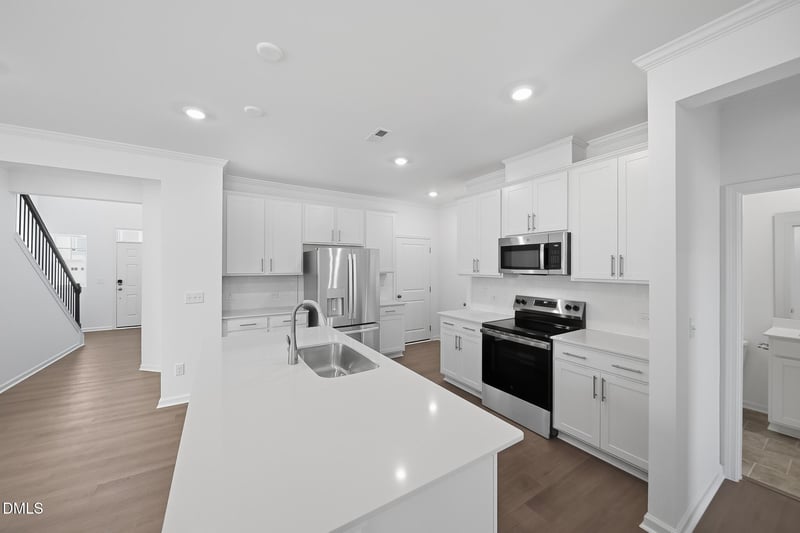 301 Beachcomber Dr, Lillington, NC 27546