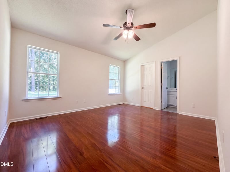 301 Hocutt Dr, Clayton, NC 27520
