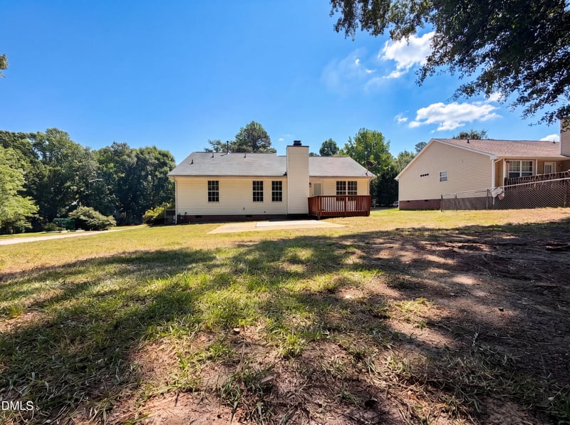 301 Hocutt Dr, Clayton, NC 27520