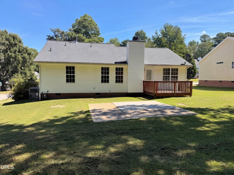 301 Hocutt Dr, Clayton, NC 27520