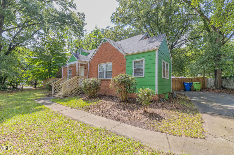 301 N King Charles Rd, Raleigh, NC 27610