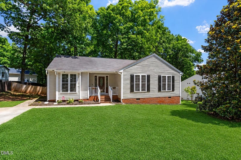 301 Round About Rd, Holly Springs, NC 27540