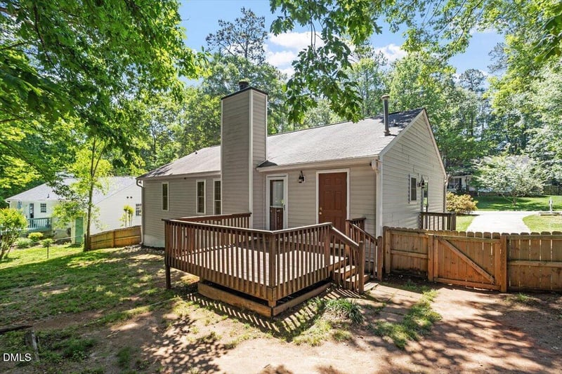 301 Round About Rd, Holly Springs, NC 27540