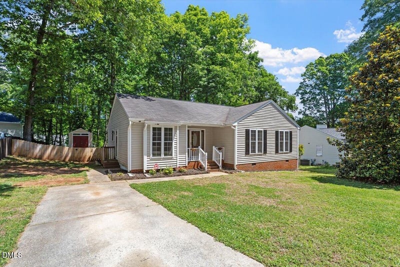301 Round About Rd, Holly Springs, NC 27540
