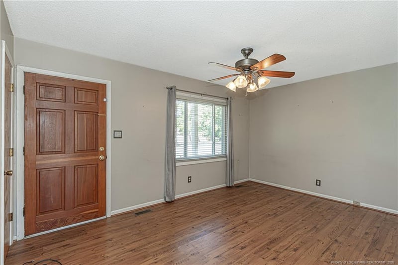 3019 Woolard Dr, Hope Mills, NC 28348