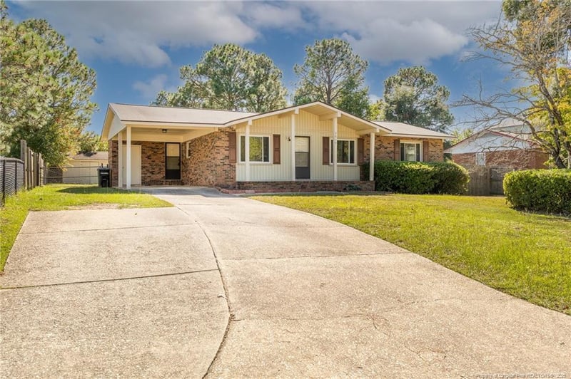 3019 Woolard Dr, Hope Mills, NC 28348