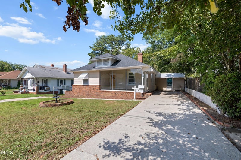 302 W E St, Erwin, NC 28339