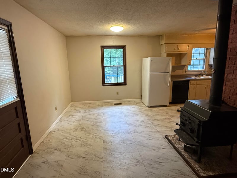 302 N Gaylee Lake Dr, Wendell, NC 27591