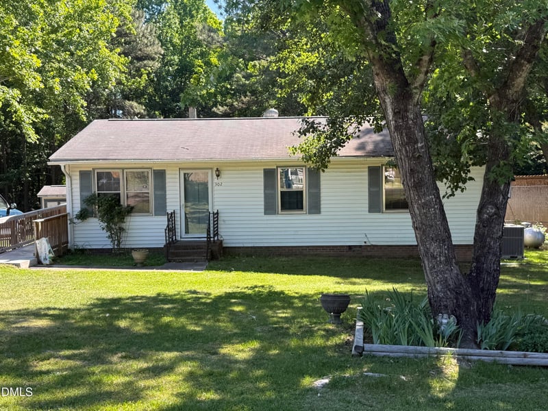 302 N Gaylee Lake Dr, Wendell, NC 27591