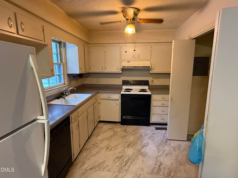 302 N Gaylee Lake Dr, Wendell, NC 27591