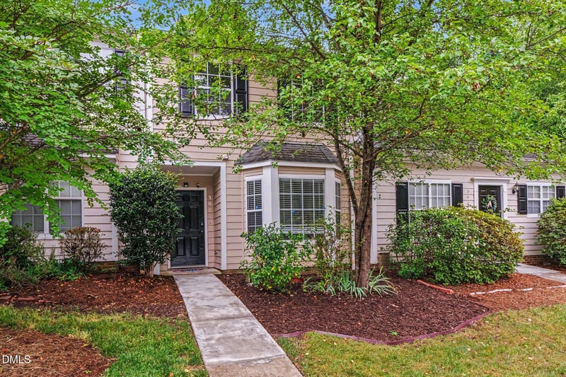 302 Standish Dr, Chapel Hill, NC 27517