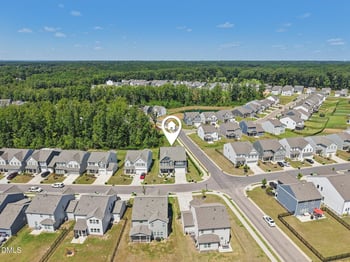 303 Bent Willow Dr, Clayton, NC 27527