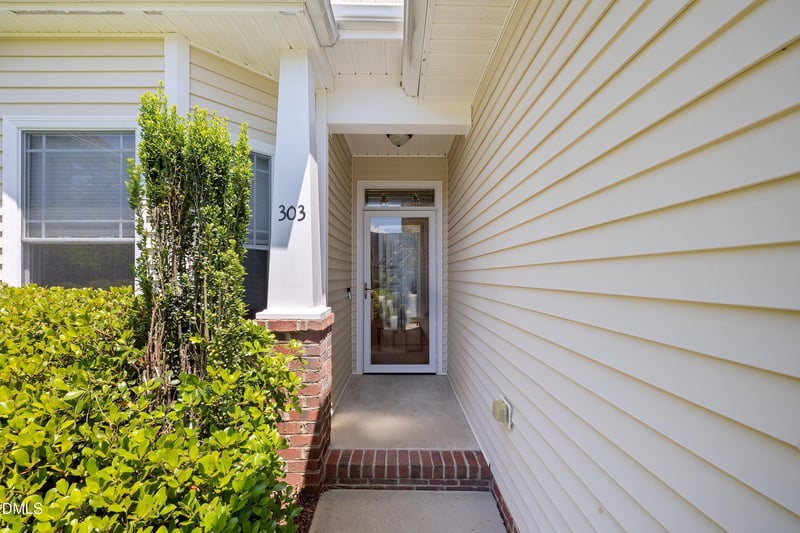 303 Nostalgia Ln, Zebulon, NC 27597