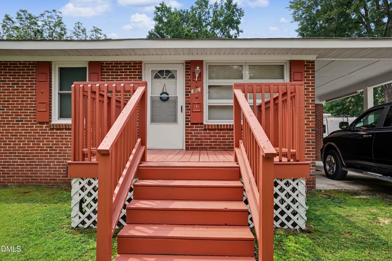303 Shady Lane Dr, Smithfield, NC 27577