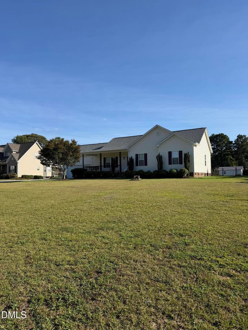 3031 Old School Rd, Four Oaks, NC 27524