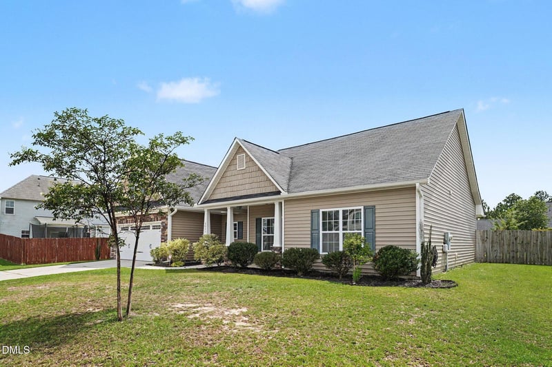 3033 N Kilchattan Dr, Fayetteville, NC 28306