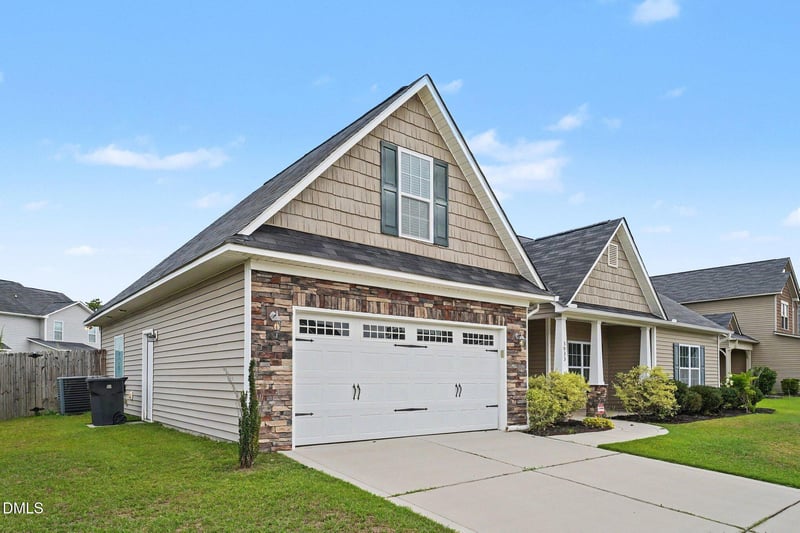 3033 N Kilchattan Dr, Fayetteville, NC 28306