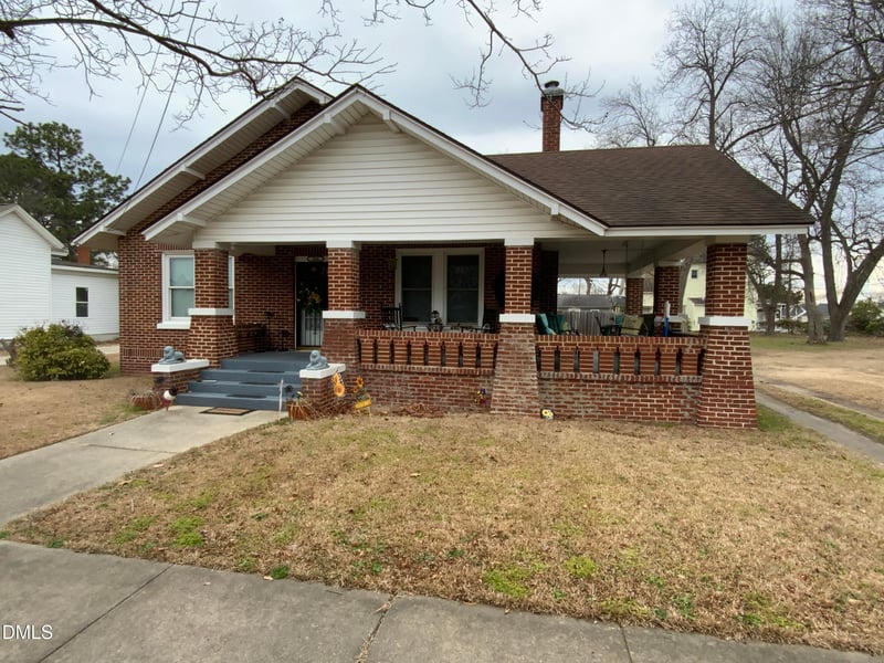 304 W Harnett St, Dunn, NC 28334