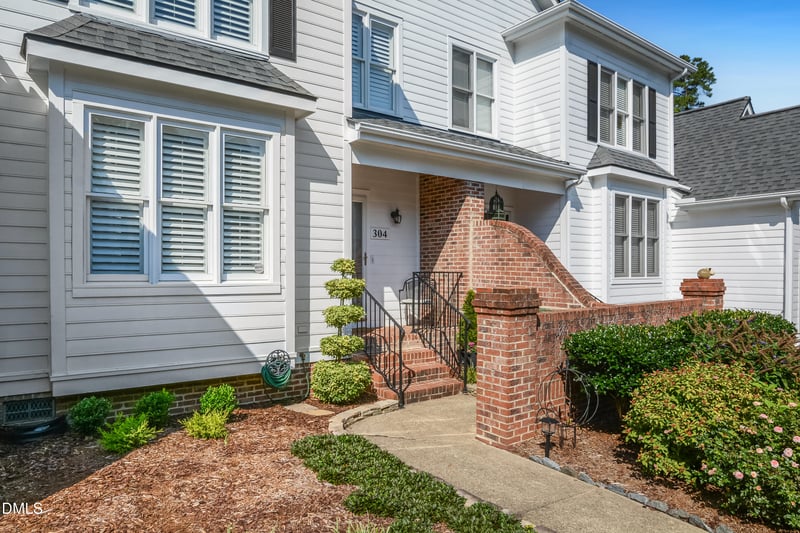 304 Vinca Cir, Cary, NC 27513