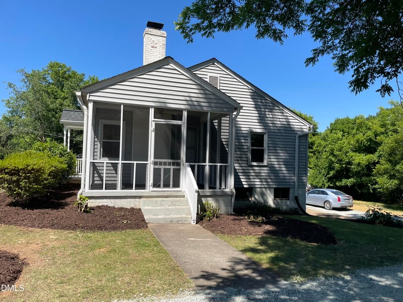 305 Laurel Hill Dr, Burlington, NC 27215