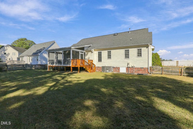 306 Blanchard Rd, Fuquay Varina, NC 27526