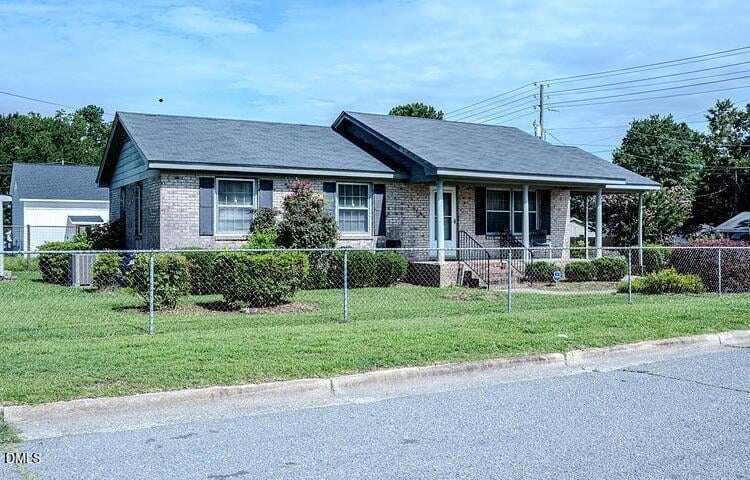 306 S Brevard St, Selma, NC 27576