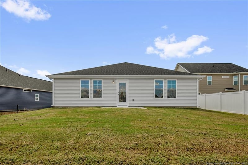 31 E Emily Gardens Dr, Selma, NC 27576