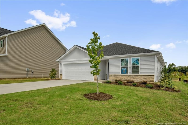 31 E Emily Gardens Dr, Selma, NC 27576