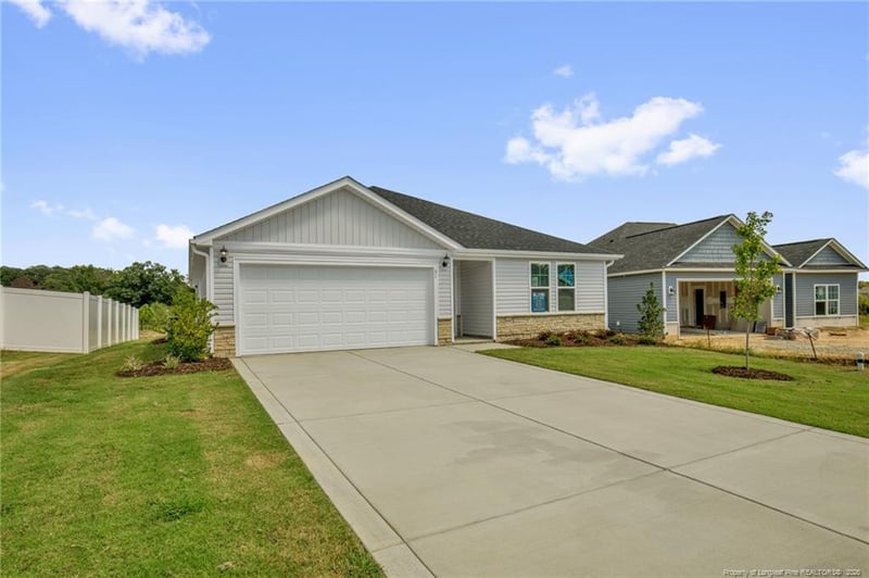 31 E Emily Gardens Dr, Selma, NC 27576