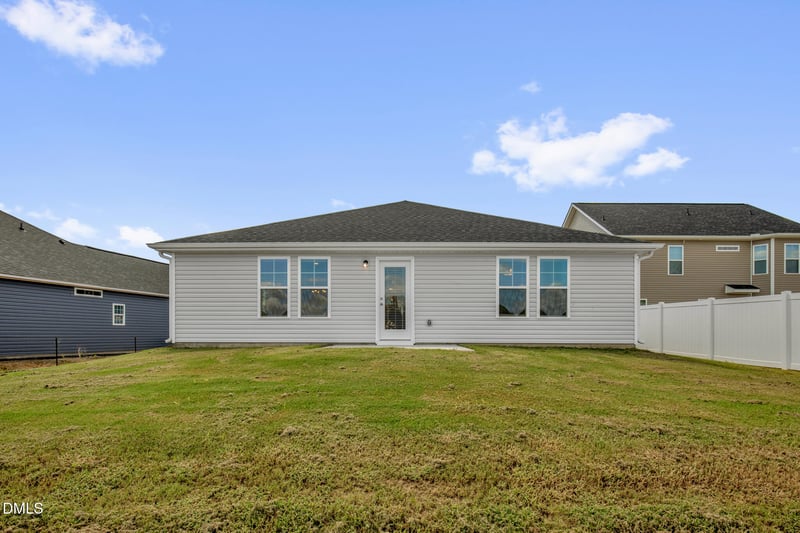 31 E Emily Gardens Dr, Selma, NC 27576