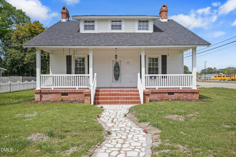 310 E E St, Erwin, NC 28339