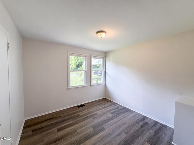 310 Robin Hood Dr, Raleigh, NC 27604